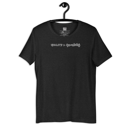 Quality over Quantity Jewish pride t-shirt – black heather, front view (3)