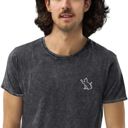 The Cat In The Heart denim t-shirt – black, zoomed in view (2)