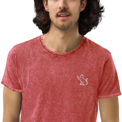 The Cat In The Heart denim t-shirt – garnet red, zoomed in view (2)